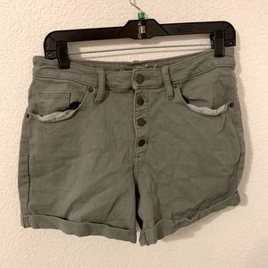 Universal Thread Crop Shorts